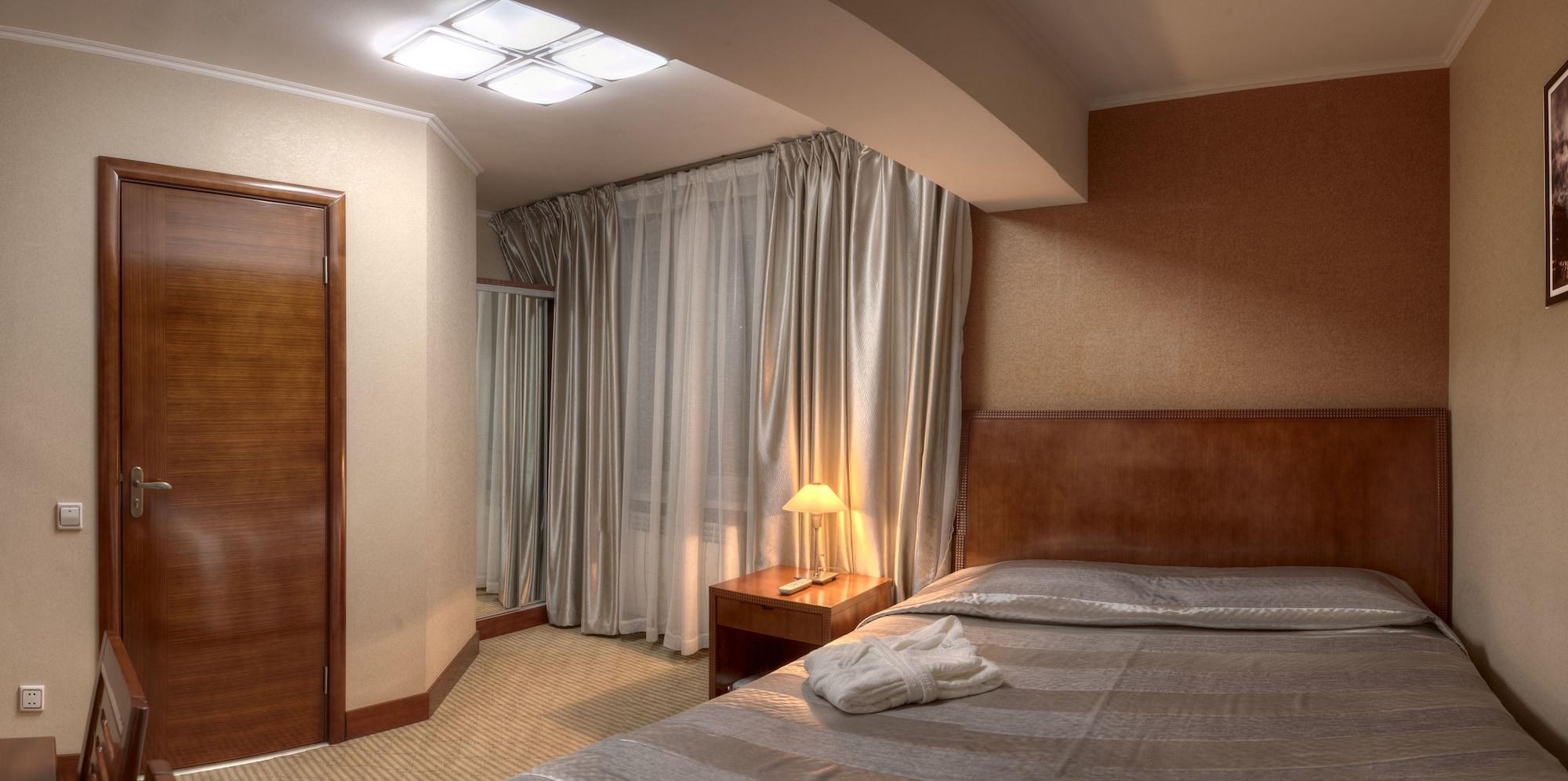 Voyage Hotel Alma-Ata Exteriör bild