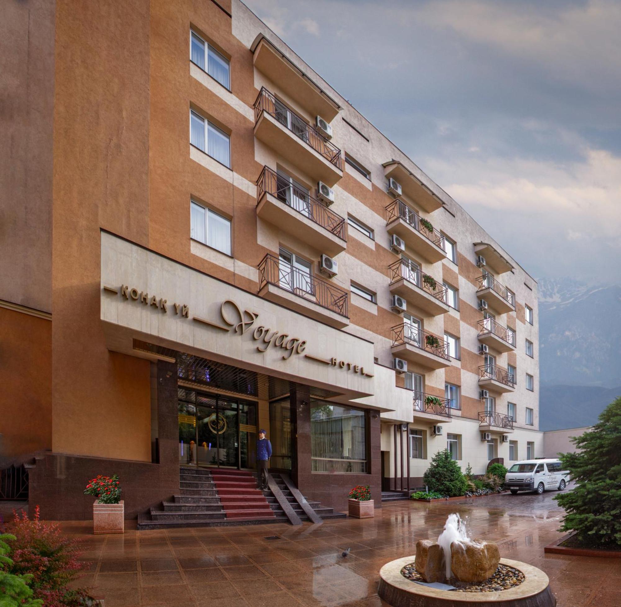Voyage Hotel Alma-Ata Exteriör bild