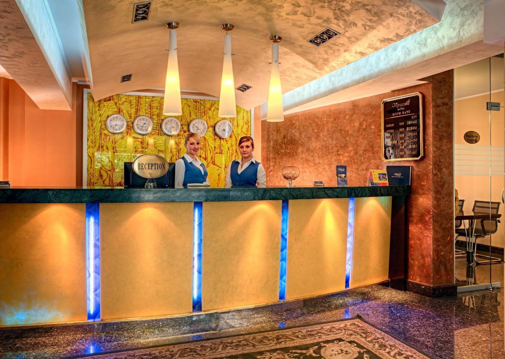 Voyage Hotel Alma-Ata Exteriör bild