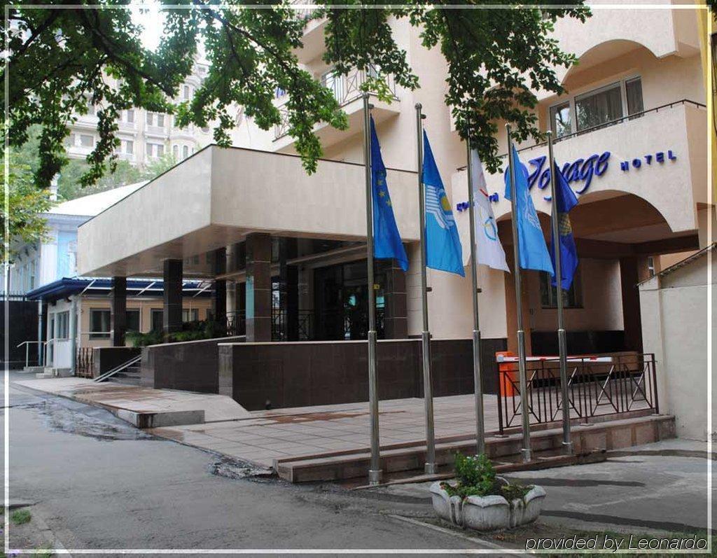 Voyage Hotel Alma-Ata Exteriör bild